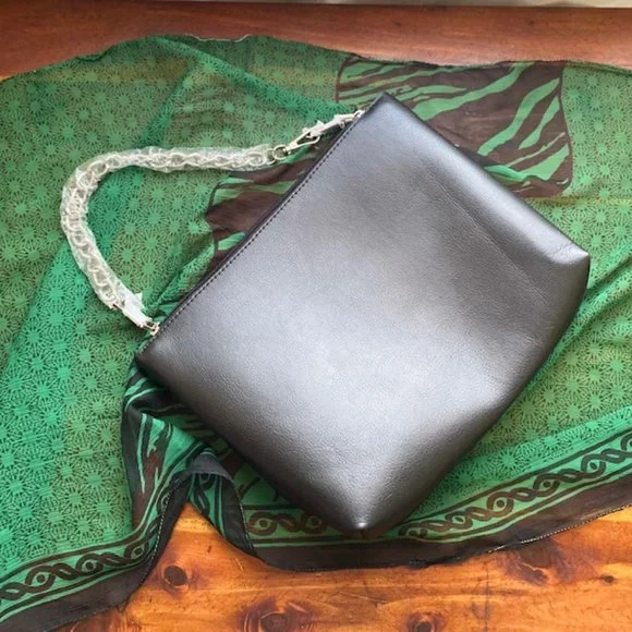 Forever 21 Black Vegan Leather Shoulder Bag with Silver-Tone Metal Chain Strap - Picture 5 of 5